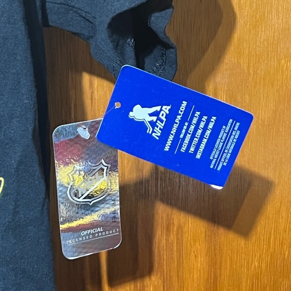 New With Tags Black Sidney Crosby Pittsburgh PenguinsGraphic T-shirt Size Medium - Picture 5 of 8